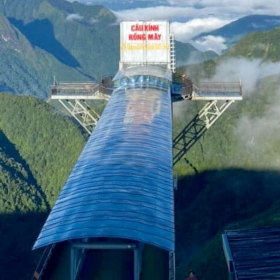 Khu du lịch Cầu Kính Rồng Mây