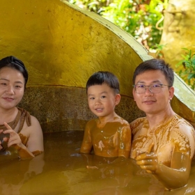 Versailles Mud Bath, Spa & Beach Club