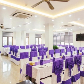 White Crown Hạ Long