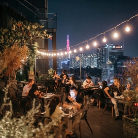 Shri Restaurant & Lounge