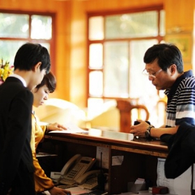 Khách sạn Hoàng Yến Bình Dương