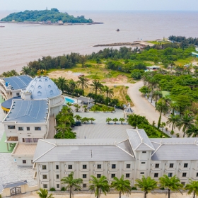 HÒN DẤU HOLIDAY RESORT