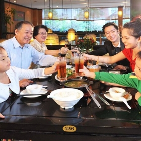 Nhà hàng cơm Gia Viên Việt Nam