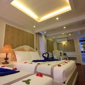 Signature Ha Long Cruise