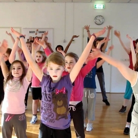 Câu Lạc Bộ Năng Khiếu KIDSCLUB