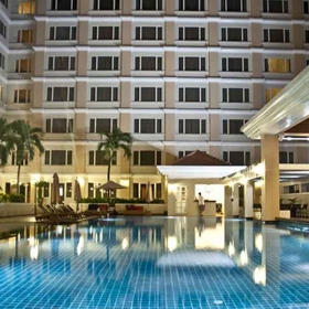 Khách Sạn Equatorial Đẳng Cấp 5 Sao - Nhà Hàng Chit Chat