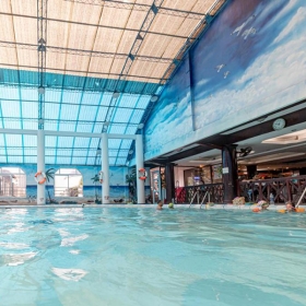 BỂ BƠI BỐN MÙA KHÁCH SẠN BẢO SƠN 