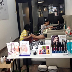 LaLa Nail Studio	