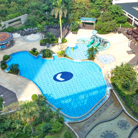 Garden Pool Landmark 72 