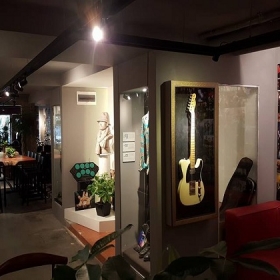 1995 Bức Tường Story