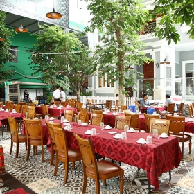 Nhà Hàng Hòn Đất