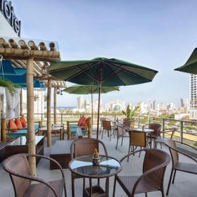 Khách sạn Cotinent 3 sao 