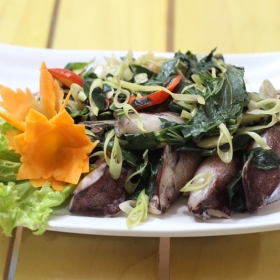 Nhà hàng hải sản Đông Hải