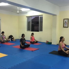  Hatha Yoga