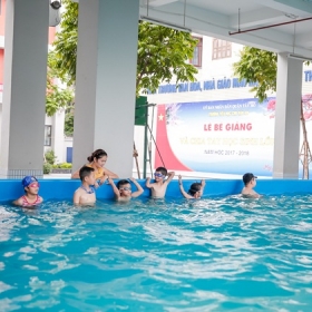 Bể bơi thông minh