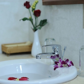 Khách sạn Hoàng Yến Bình Dương