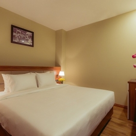 Khách sạn Lotus Boutique Saigon