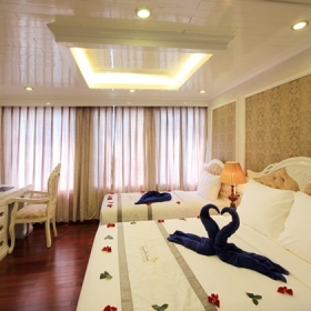 Signature Ha Long Cruise