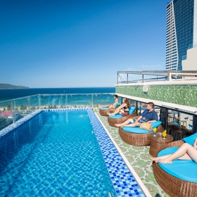 SUNLIT SEA HOTEL & APARTMENT