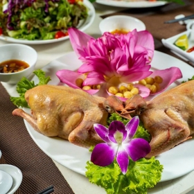Set lẩu hơi chim câu bổ dưỡng dành cho 3 người tại lẩu hơi Cosmos