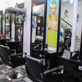 Linh Moon Hair Salon