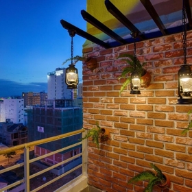 Khách sạn Cotinent 3 sao 