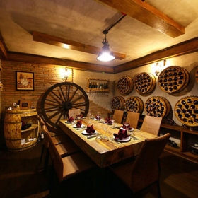 Hầm rượu Aum Wine Cellar