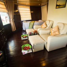 Du thuyền Dragon Legend