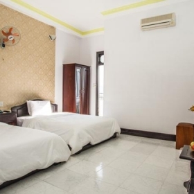 Golden Tulip Hotel 3 sao 