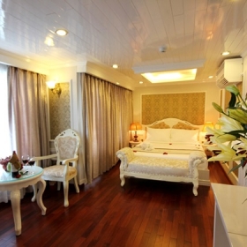 Signature Ha Long Cruise