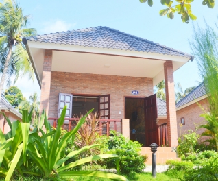 Rum Bungalow Resort