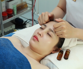 Thẩm mỹ Vầng Trăng