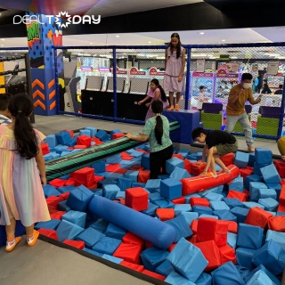 Dream Stadium Bình Tân - Combo vé vào cổng và vớ