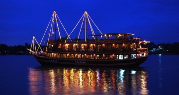 Tour Du ngoạn sông Sài Gòn, Ăn tối set Menu món Việt trên Du thuyền Indochina Junk tàu gỗ-1 khách