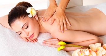 Massage trị liệu thắt lưng chuyên sâu tại Đinh Tâm Spa