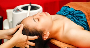 Gội đầu dưỡng sinh kết hợp massage cổ, vai, gáy - Trị mụn 24k tại Hà Spa