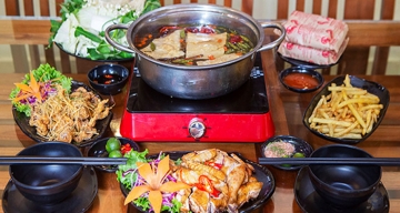 Set lẩu gà ớt hiểm siêu ngon dành cho 2 - 3 người tại Vua Gà 34