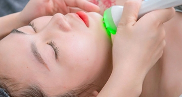 Chăm sóc da chuyên sâu kết hợp massage thư giãn vai gáy tại Aki Beauty Clinic