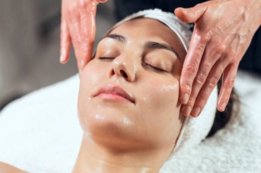 Top lợi ích của massage mặt đối với làn da và sức khỏe