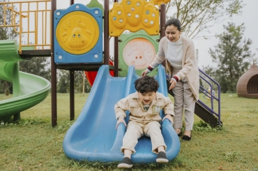 5 kỹ năng sống trẻ học được thông qua các trò chơi vận động và khám phá thiên nhiên