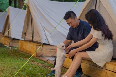 Cắm trại giữa thiên nhiên và hoạt động giải trí ngoài trời cho bé