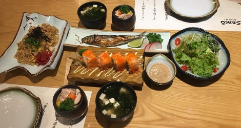 Set Sushi, Salad, Cá Mòi nướng, trứng hấp, cơm chiên và Miso Soup - Menu 02 người tại Saiko Sushi