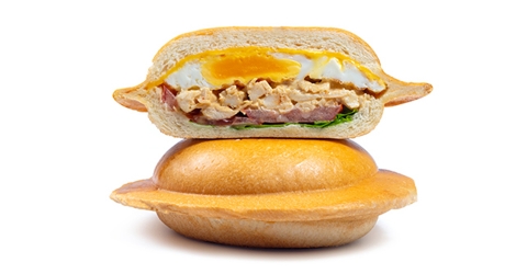 Combo Burger Đĩa Bay bò hoặc Gà xé ốp la & Nước ngọt cho 2 người tại hệ thống Burger Đĩa Bay