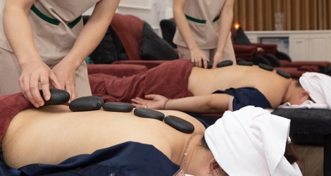 Massage cổ vai gáy hoặc Massage body tại Ly Ly Spa