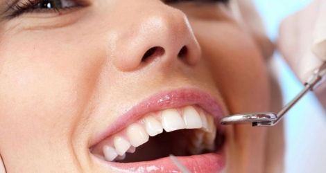 Lấy cao răng siêu âm và Tẩy trắng răng công nghệ cao