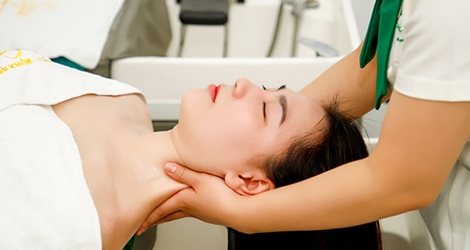 Test Massage trị liệu cổ vai gáy tại Lotus Spa