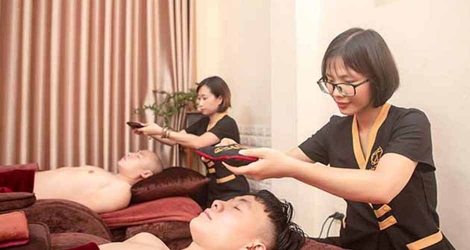 Thư giãn massage trị liệu cổ vai gáy tại Nhật Tâm Dưỡng Sinh