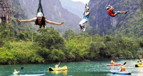Tour VIP Quảng Bình 1N - Động Thiên Đường - Trải nghiệm chèo thuyền Kayak và đu Zipline sông Chèo