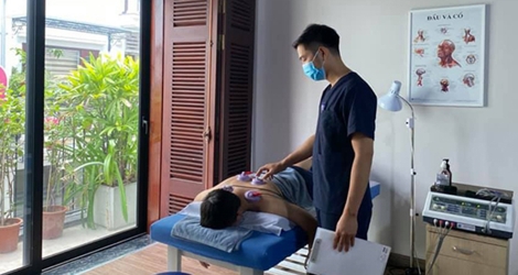 Combo trị liệu cổ vai gáy và lưng chỉ 349k tại QVN Clinic