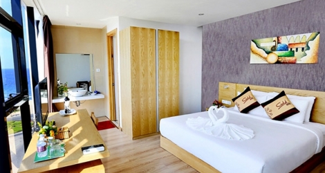 Tận hưởng Honeymoon tại phòng Executive Seaview Double - Khách sạn Gold 3 Đà Nẵng (3N2Đ)